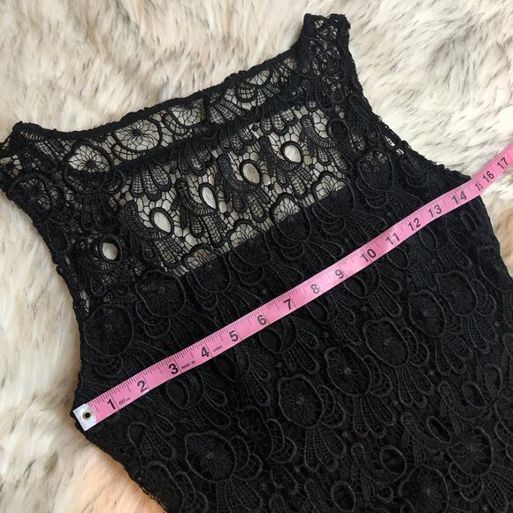 BB Dakota Sleeveless Black Crochet Lace Dress - Picture 4 of 13